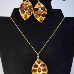 Necklace/Earrings set